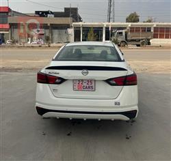 نيسان ألتيما